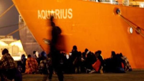 地中海展开难民救援 意大利却拟关闭港口拒接难民