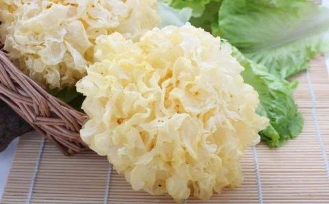 银耳怎样做才熬得出胶 t01fb5ce8309073b39b.jpg