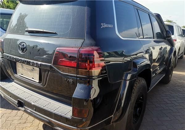 改酷路泽黑金刚