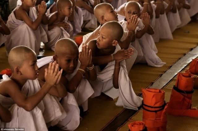 纪实:泰国男孩入寺为僧全过程
