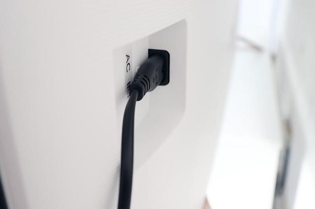 2018世界杯就看它!4K超薄超高清,海信H55E7