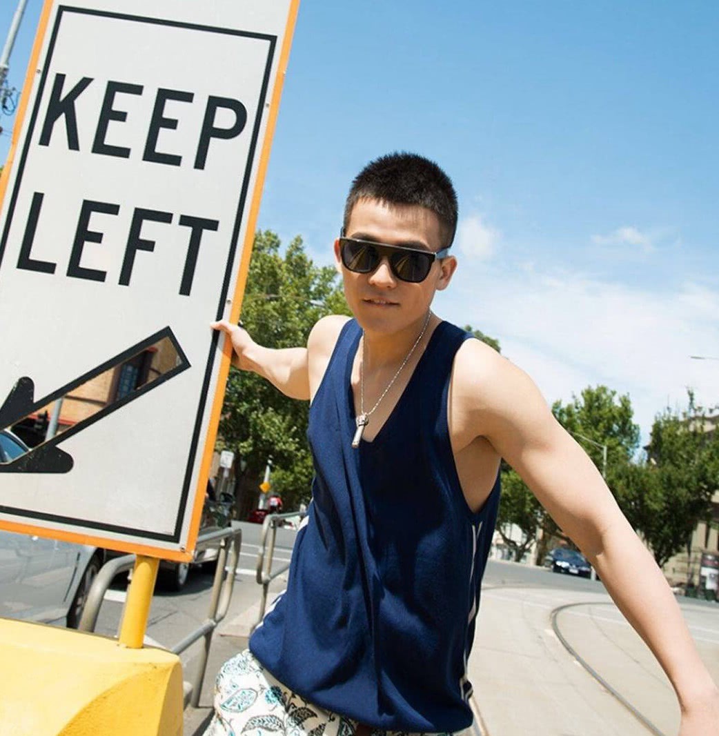 欧豪与谭松韵疑似恋情曝光,火速否认,求生欲满