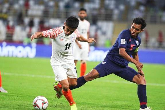 亚洲杯印度4:1虐泰国 印度球星这项排行超过梅