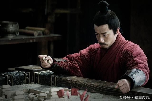 古代中国人打仗用谋略,为何欧洲却傻站成两排