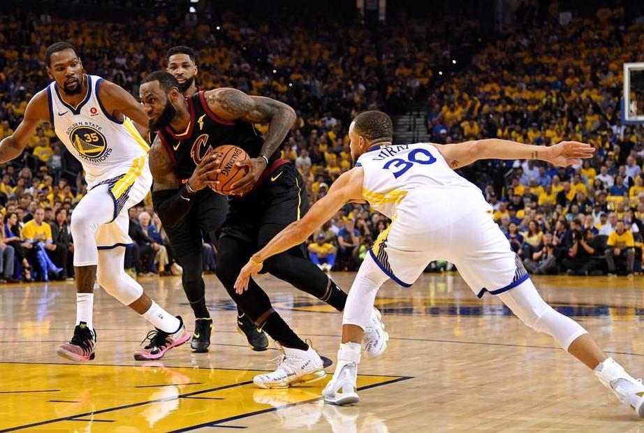 历史第四!詹姆斯总得分超乔丹 盘点得分里程碑