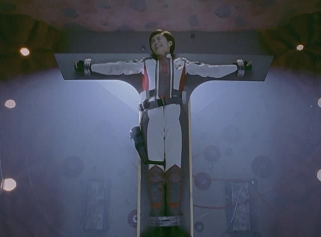 奥特曼泰罗被绑十字架_魔兽争霸十字架_银河奥特曼被绑十字架_被绑在