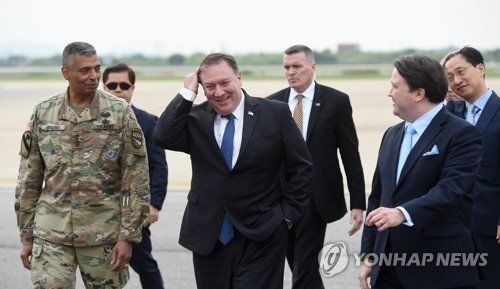 韩媒:美国国务卿蓬佩奥和日本外相相继抵韩