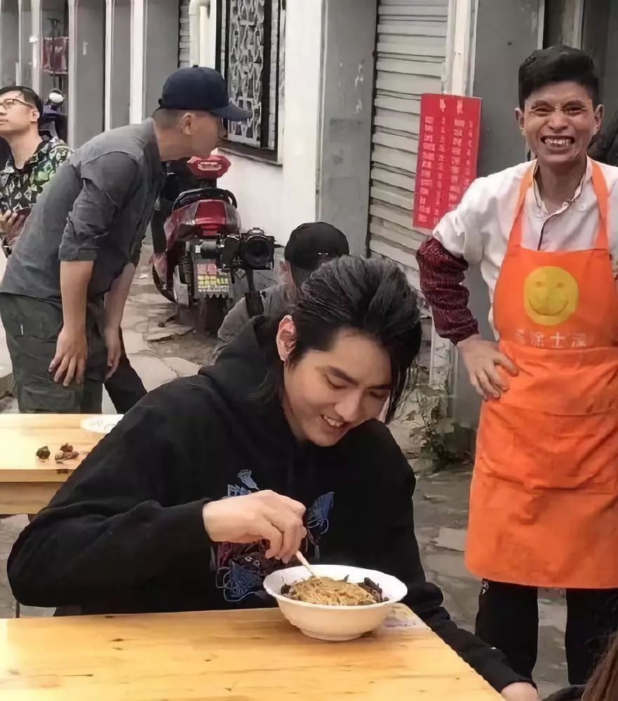 吴亦凡打卡的网红面馆被要求整改