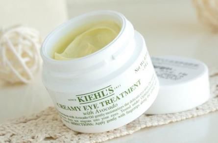 大家用什么牌子眼霜 t01fe43f6811a2e73a1.jpg