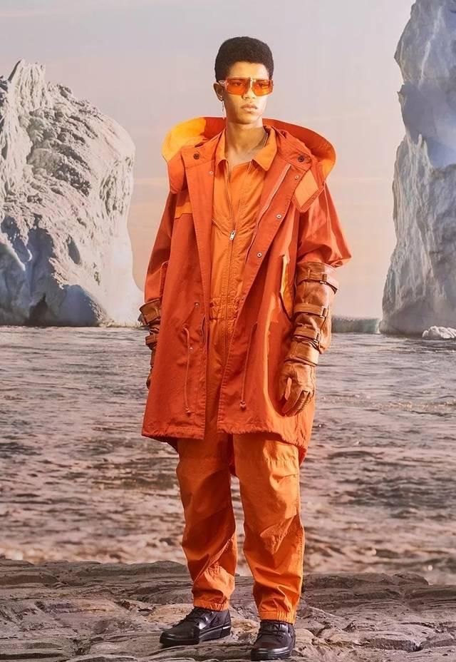 没近视的人戴的眼镜