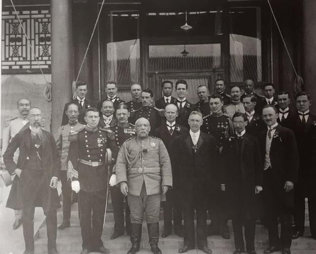 帝退位诏书袁世凯加了一句,比驱逐鞑虏高明,