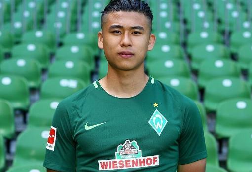 中国足球队员再次留洋,不留中超挣钱,去欧洲提