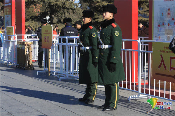 寒风刺骨 风采依旧--武警北京总队天安门地区支