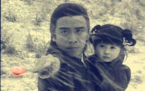 香港武侠的大侠人物,亲兄弟三人同母异姓,与周