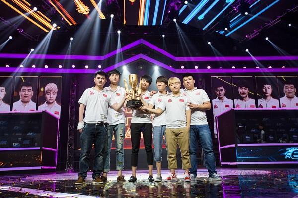 穿越火线:历届CFPL冠军队伍