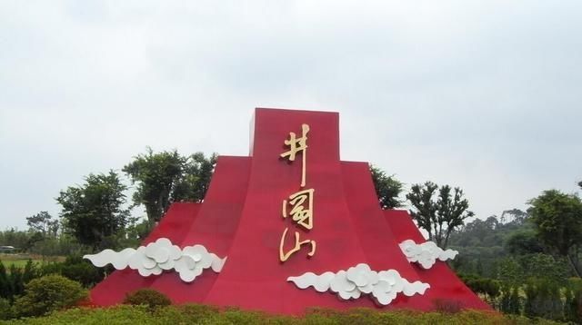 江西一座名气被所辖县级市掩盖的城市,被誉中