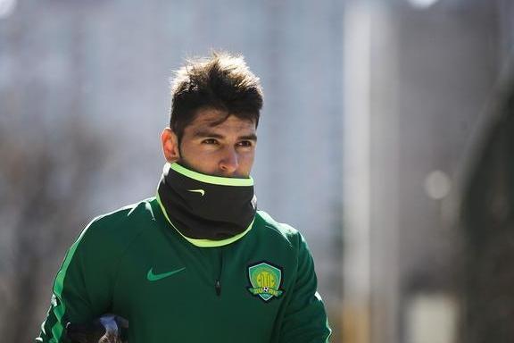 比埃拉越高光,国安这名外援越郁闷,他和前队友