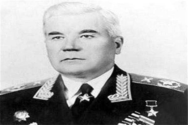 赫鲁晓夫出访要放导弹争面子,火箭军元帅违章