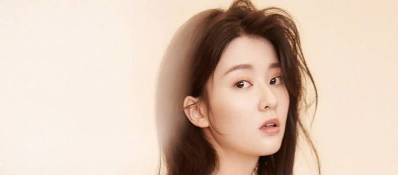 《在劫难逃》官宣阵容,鹿晗戴棒球帽演杀手,乔