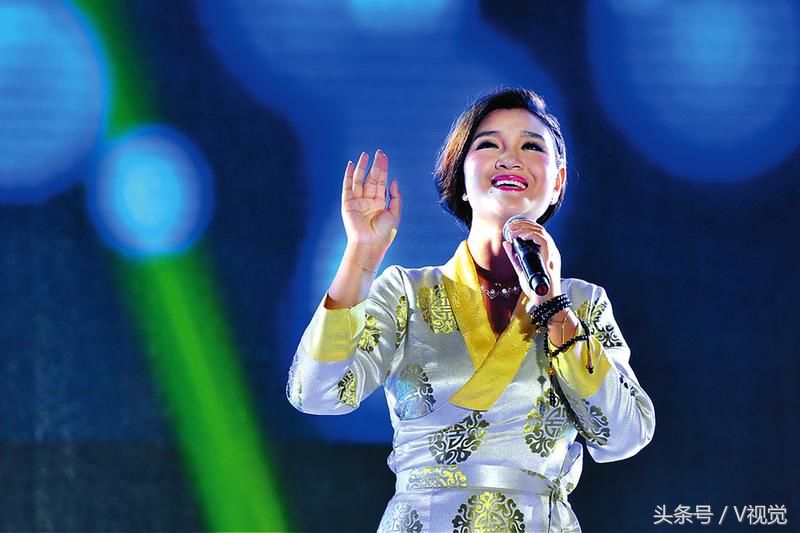 少数民族歌手有谁 t01ffd6992124c49776.jpg