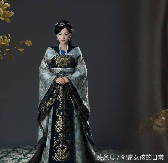 心理测试：4个宫廷女子，谁的地位最高？测你天生是什么命？