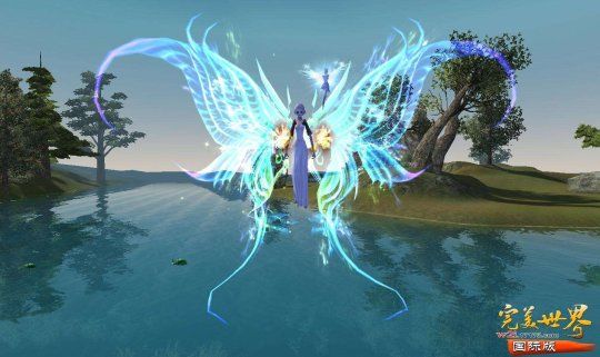完美世界》,《永恒之塔》以及最近的《天谕》等都有夸张炫酷的大翅膀