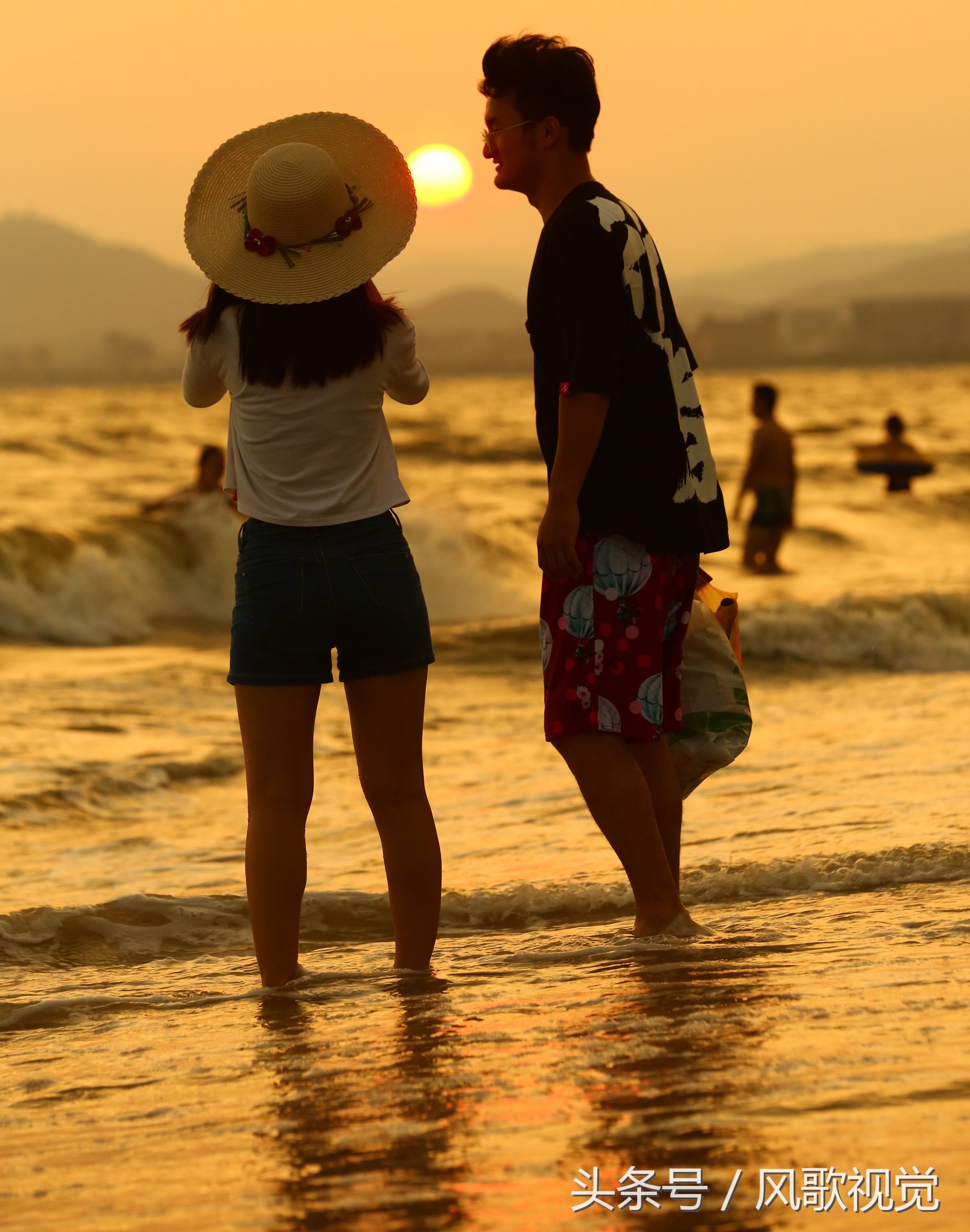 三亚周末好去处,市民游客都爱去的三亚湾,戏水消夏,享仲夏时光
