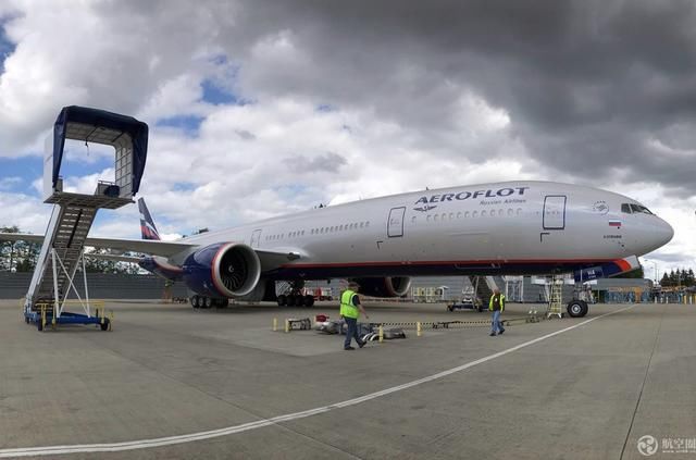 河南飞机租赁企业引进首架波音777宽体客机 交付俄罗斯航空