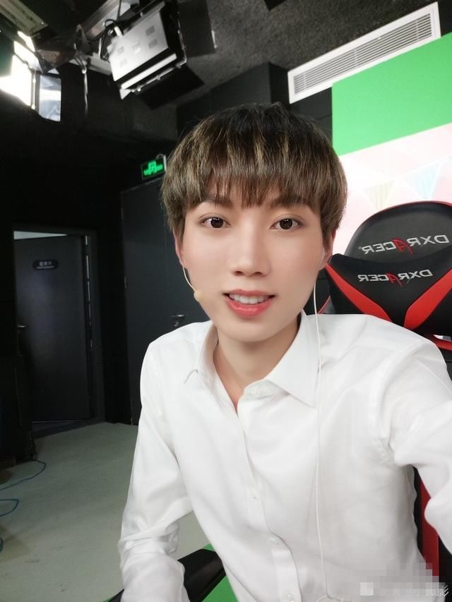 王者荣耀:孤影身临仙境,鼓励粉丝早睡早起,简直暖到爆炸