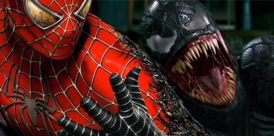 彼得帕克就是受毒液影响,变得狂躁暴虐