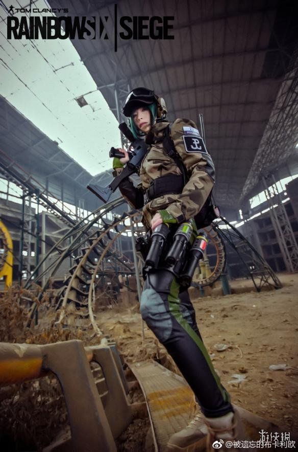 《彩虹六号:围攻》cos 坚强的波兰小姐姐神还原!