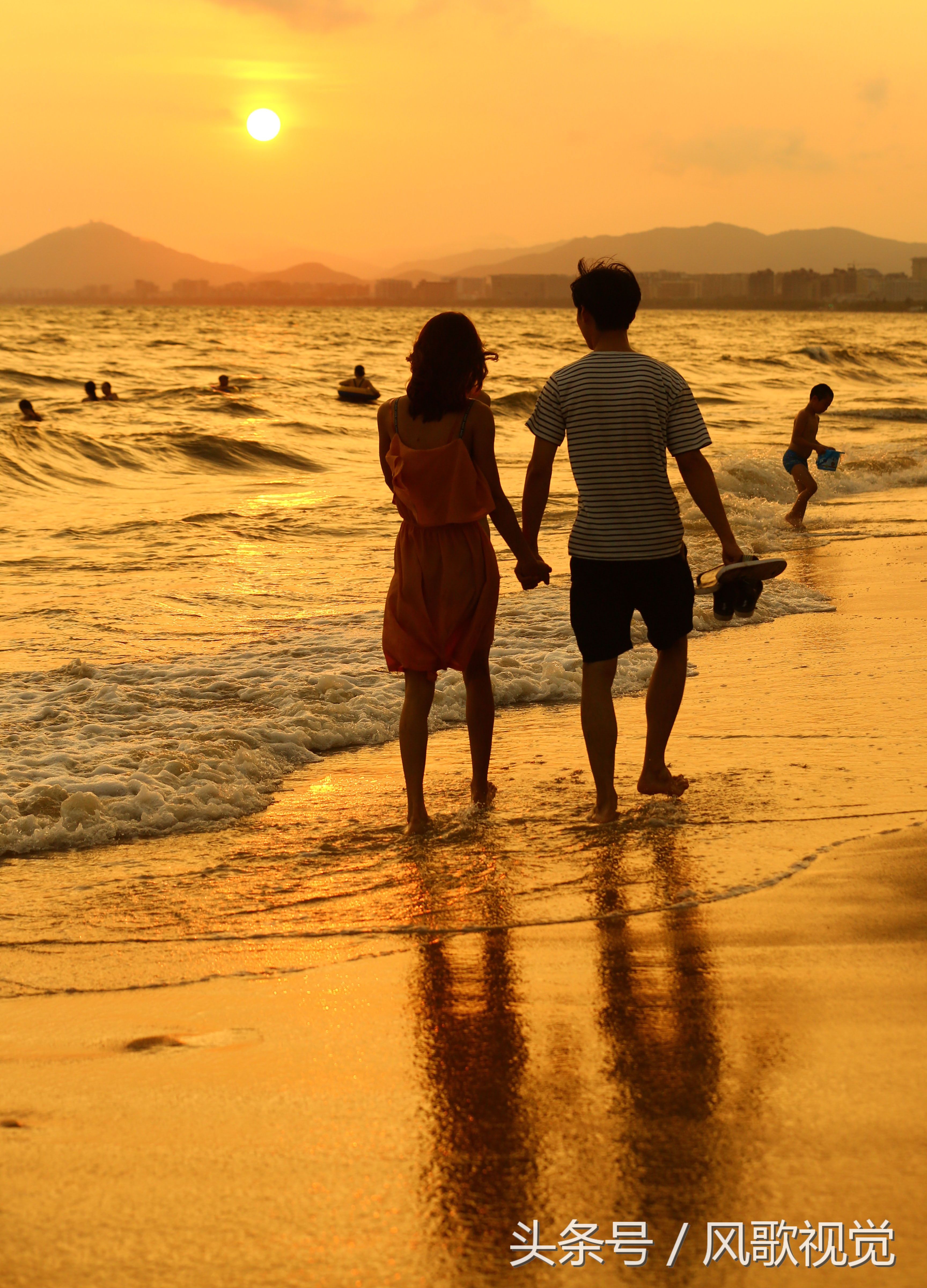 三亚周末好去处,市民游客都爱去的三亚湾,戏水消夏,享仲夏时光