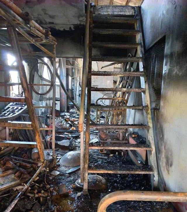 陈志朋父母家遭人纵火,现场破砖烂瓦惨不忍睹!网友:必须彻查!