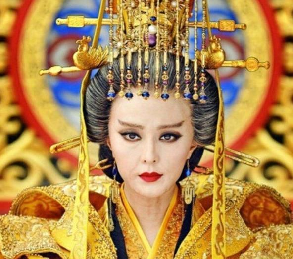 李治和武则天寝室里的墙壁上,有许多面镜子,俩人这是要干啥?