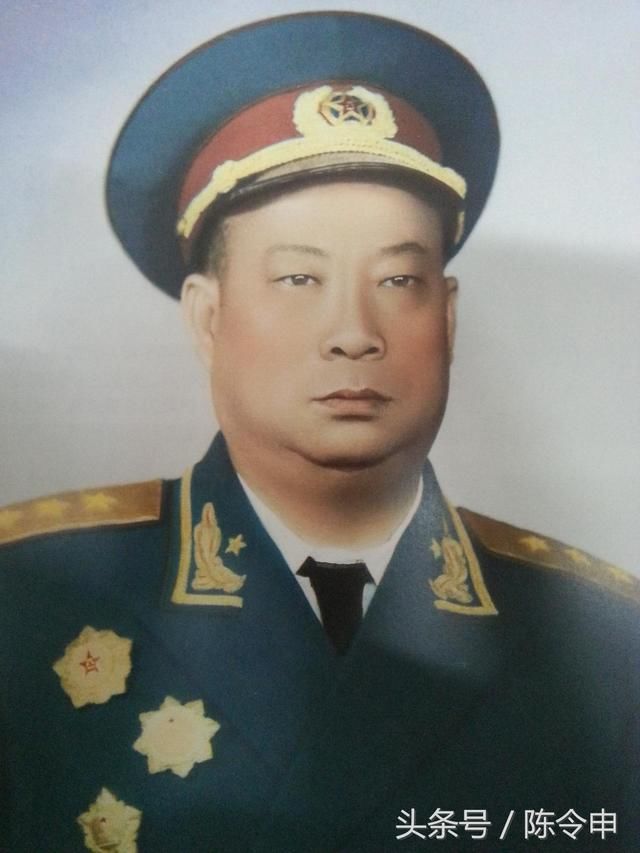 原名向从炎,1913年出生,湖北省松滋市刘家场镇人,为新中国57位上将之